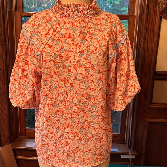 Umgee top. - Picture 2 of 6